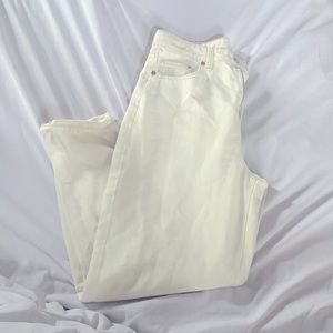 New!! Off white jeans ready to be worn. Excellent condition only worn once